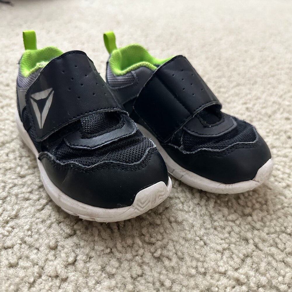 Reebok toddler size 7.5